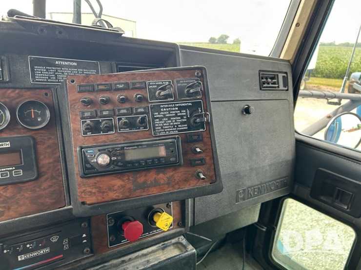1999-kenworth-t600-image-43