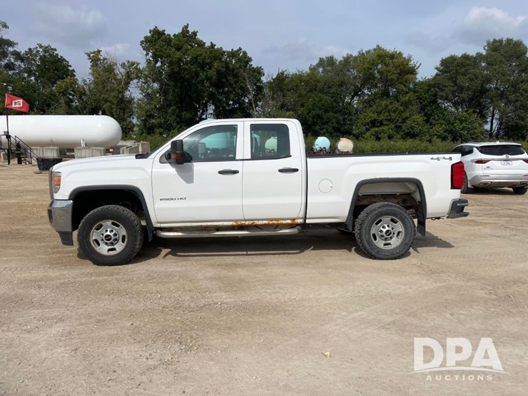 2015-gmc-2500-image-17