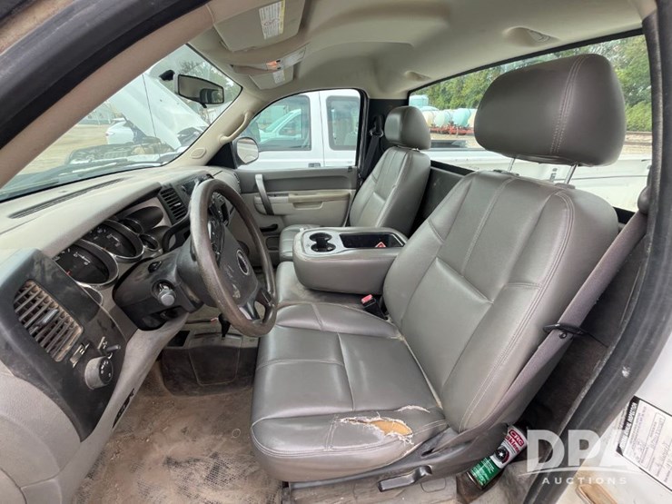 2012-gmc-3500hd-image-35