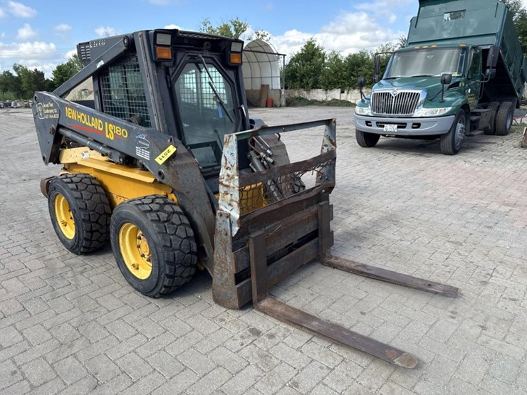 2002-new-holland-ls180-image-7