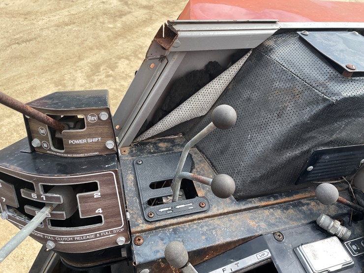 massey-ferguson-2705-image-73