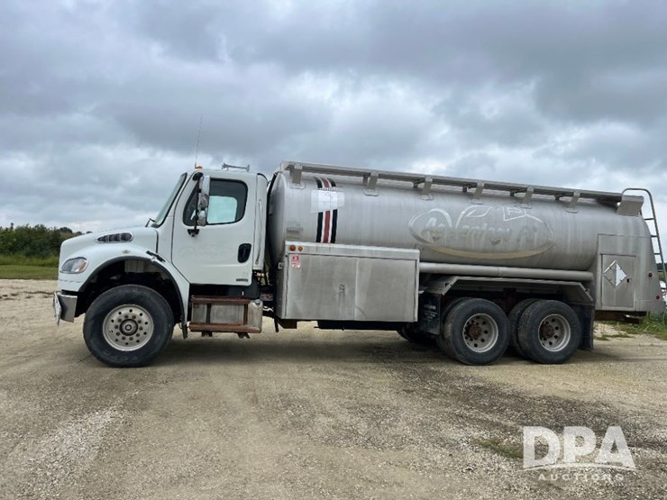 2010-freightliner-business-class-m2-petroleum-truck-(jn2961,-unit-491)-image-21