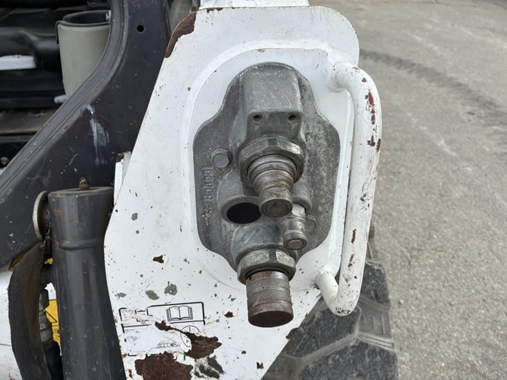 2021-bobcat-s590-image-7