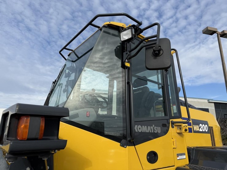 2021-komatsu-wa200-8-image-17