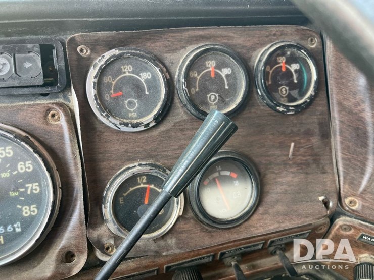 1991-freightliner-truck-(jn2955,-unit-758)-image-60