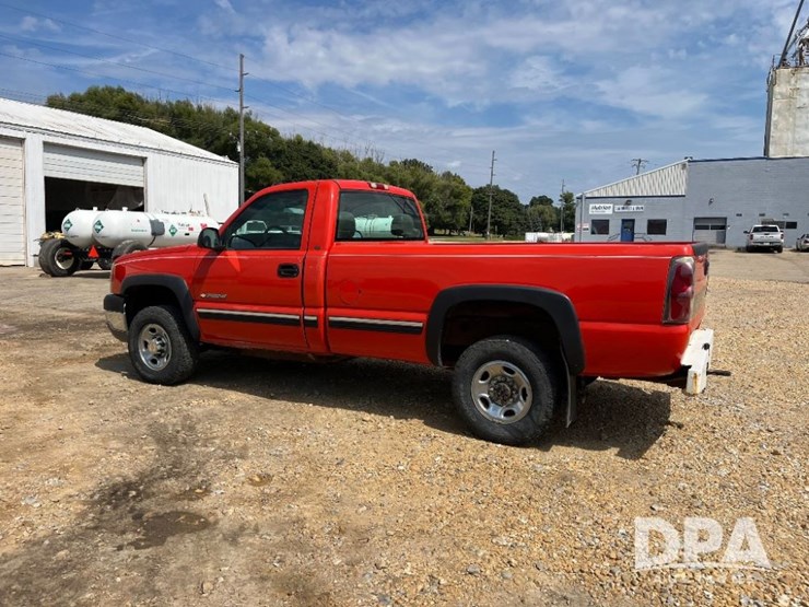 2004-chevrolet-2500hd-image-17