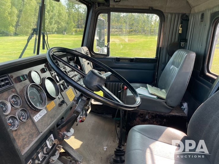 1995-kenworth-t800-image-15