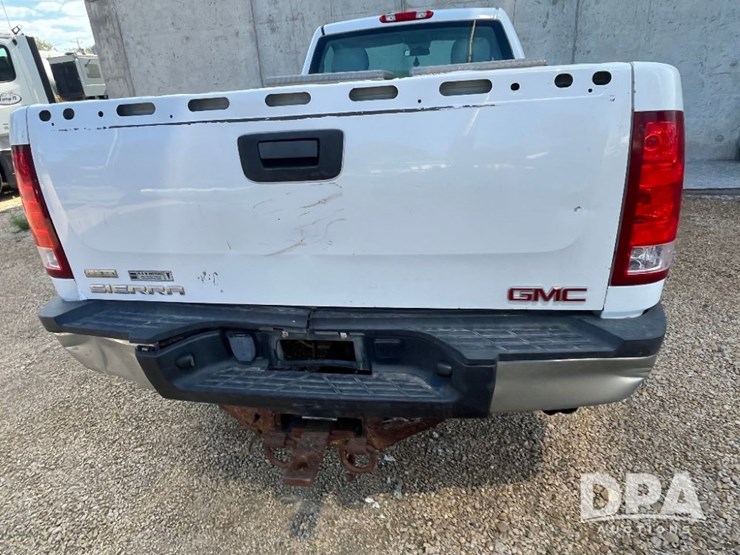 2012-gmc-3500hd-image-8