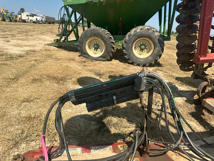 case-ih-330-image-45