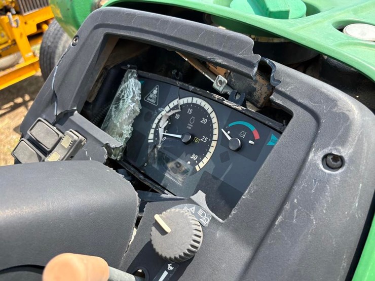 john-deere-3032e-image-19