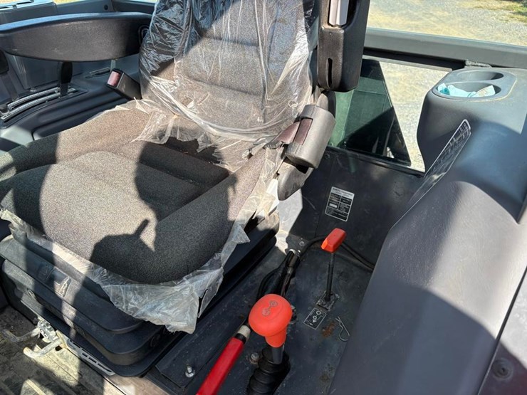 2019-kubota-m6s-111-image-25