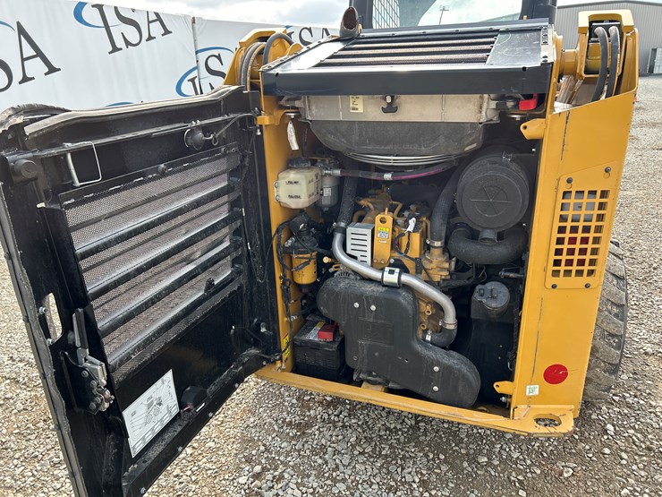 2021-caterpillar-236d3-image-26