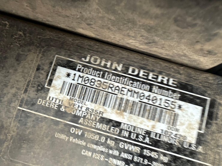 2020-john-deere-gator-image-14