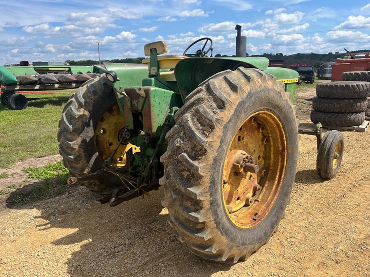 1970-john-deere-3020-image-3