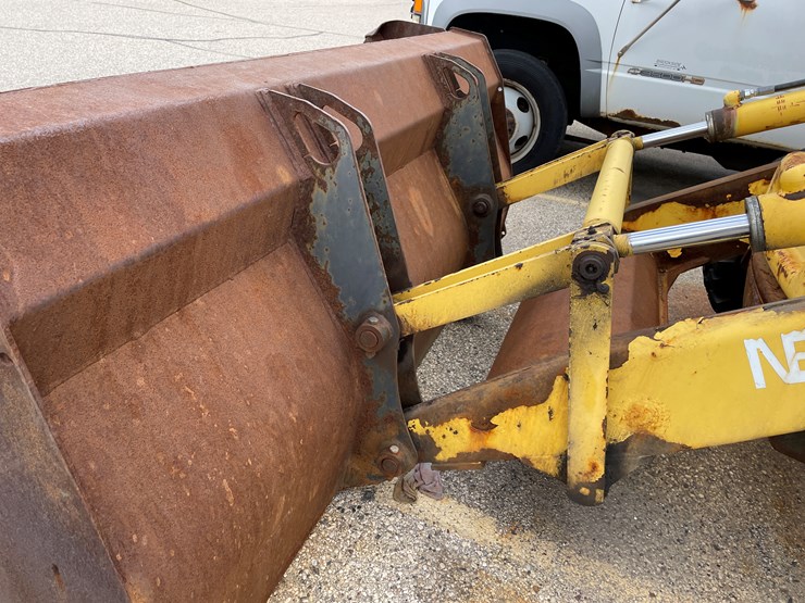 new-holland-lb75b-image-9