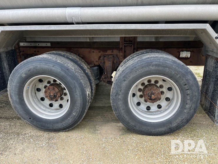2010-freightliner-business-class-m2-petroleum-truck-(jn2961,-unit-491)-image-64