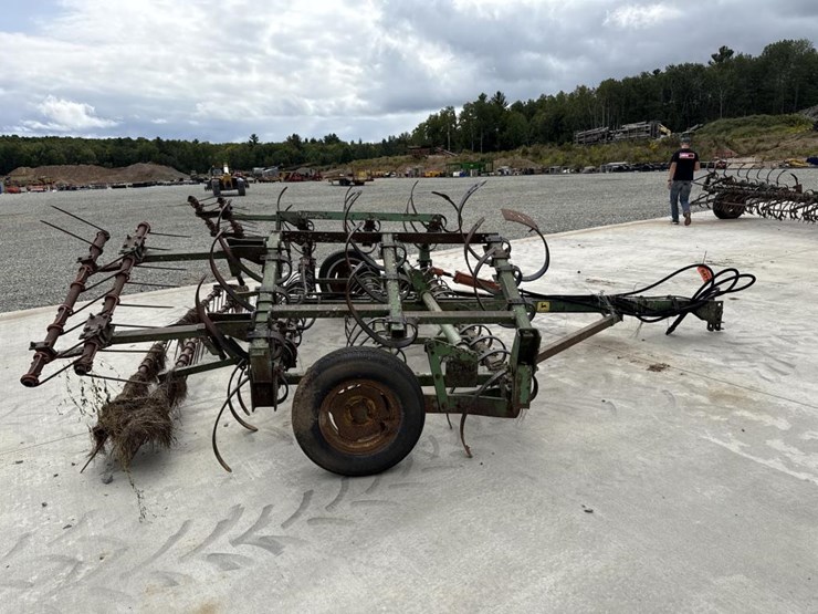 john-deere-18-image-6