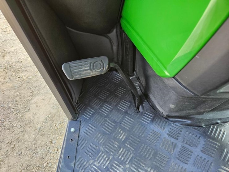 john-deere-1025r-image-32