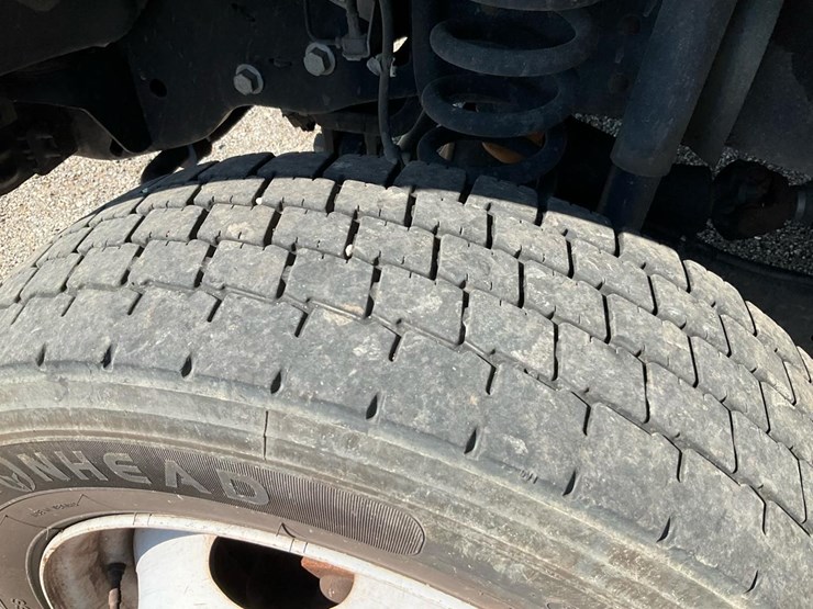 2015-ford-f550-image-16