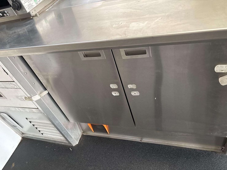 2021-mercedes-benz-sprinter-4500-image-28