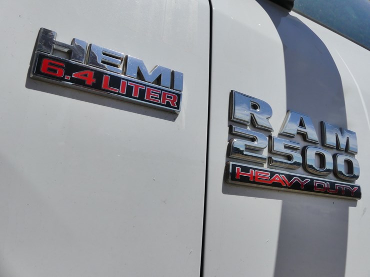 2016-dodge-ram-2500-image-17
