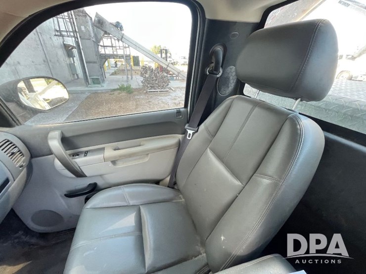 2012-gmc-3500hd-image-56