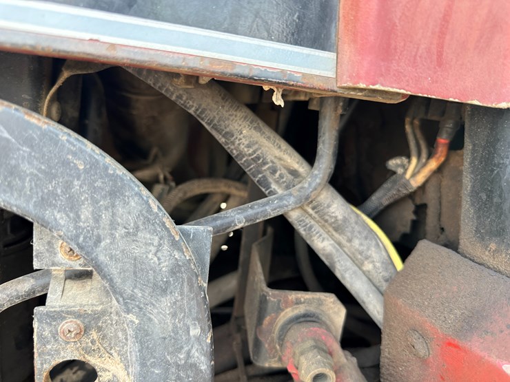 #32184-•-inop-case-international-7140-tractor-image-41