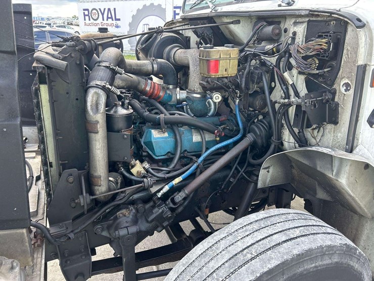 2000-international-4700-image-8