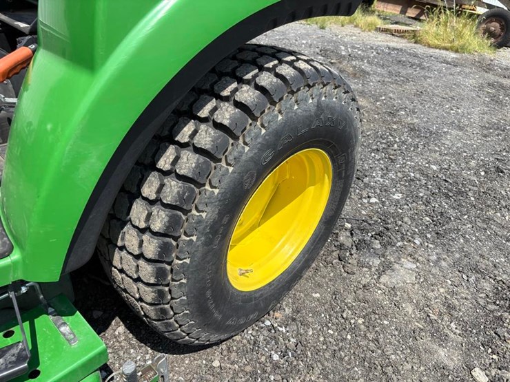 2018-john-deere-2032r-image-14