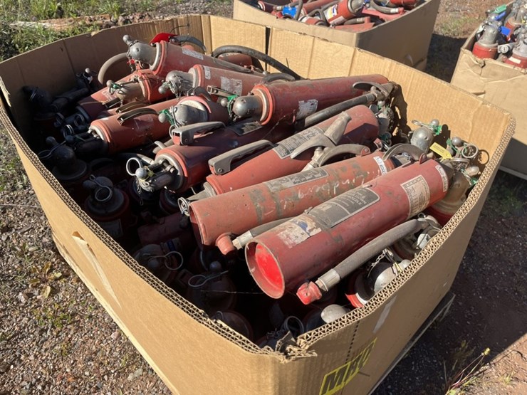 #1620-•-fire-extinguishers-image-3