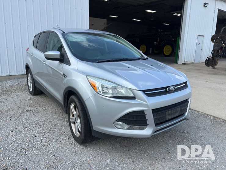 2015-ford-escape-se-image-3