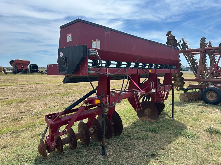#32174-•-w-&-a-manufacturing-852-levee-plow-w/-898-levee-seeder-image-2