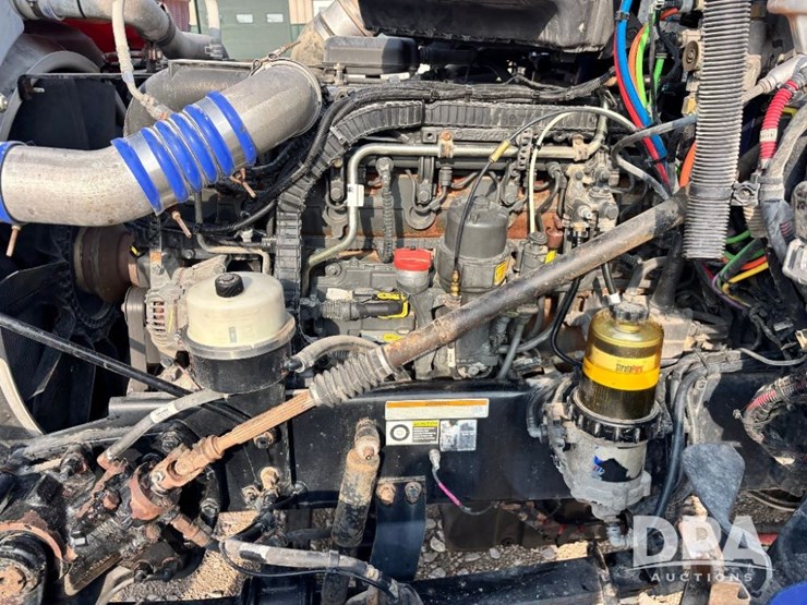 2019-peterbilt-567-image-66