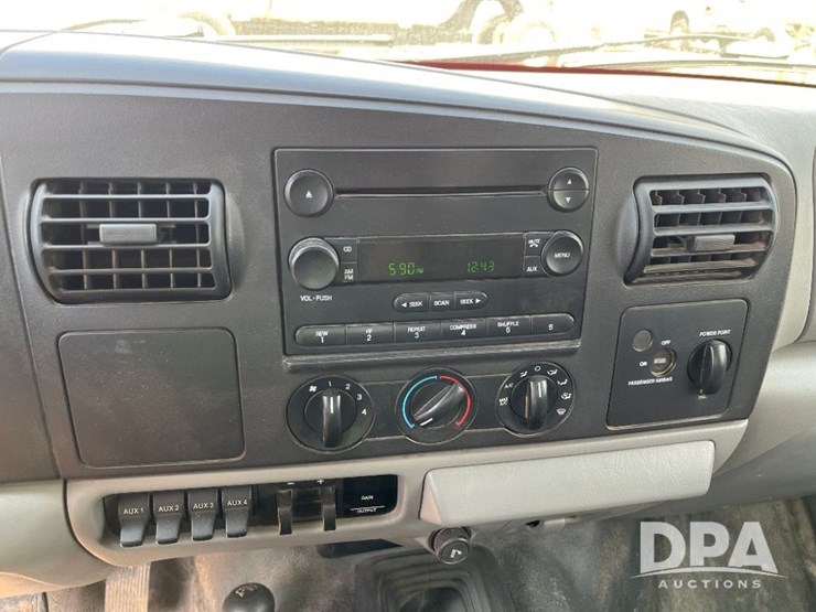 2006-ford-f350-xlt-image-40