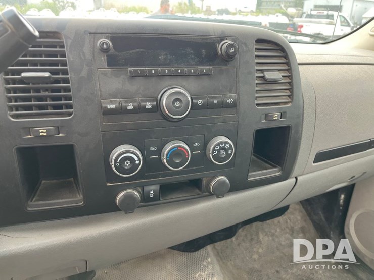 2012-gmc-3500hd-image-43