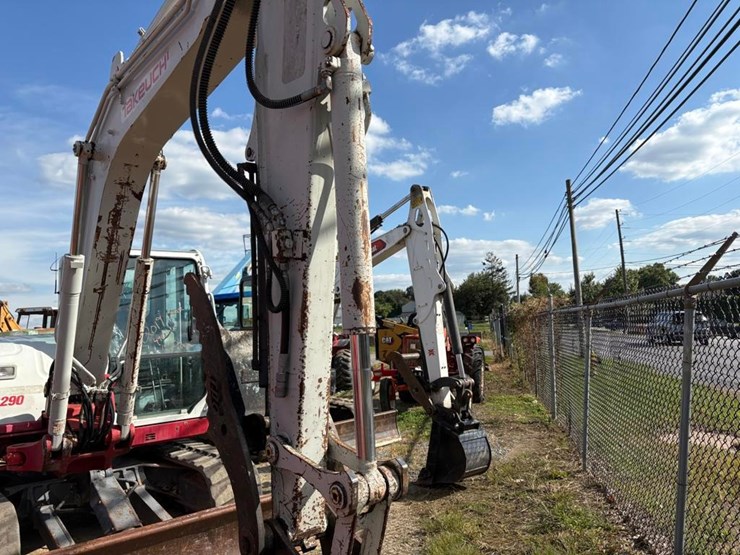 2019-takeuchi-tb290-image-6