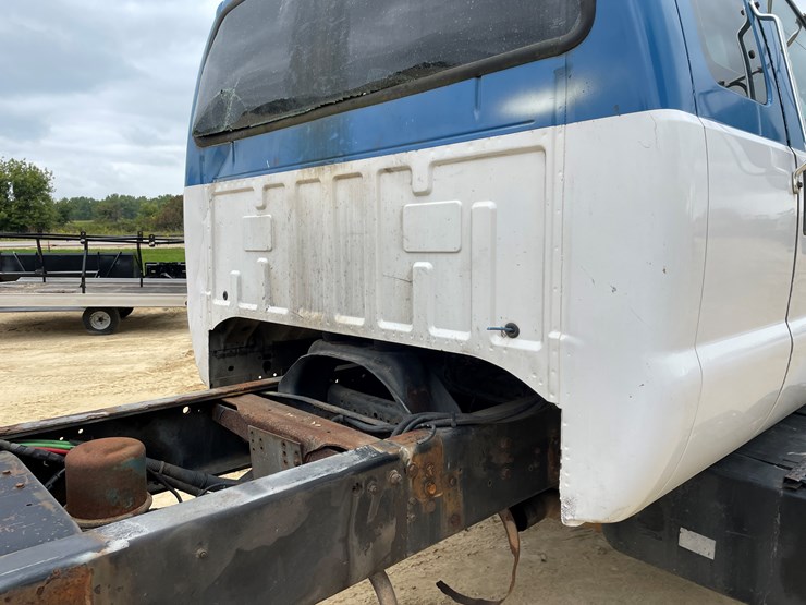 2001-ford-f750-image-21