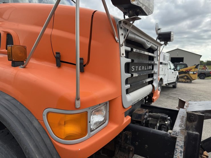 #1084-•-2006-sterling-tandem-axle-patrol-truck-image-25