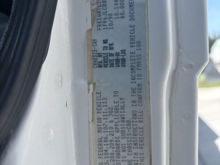 1998-freightliner-fl80-image-78