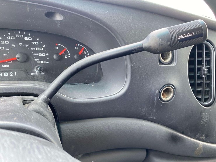 2006-ford-cargo-image-15