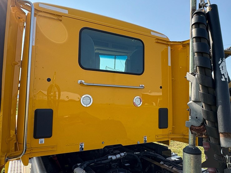 2020-kenworth-t680-image-19