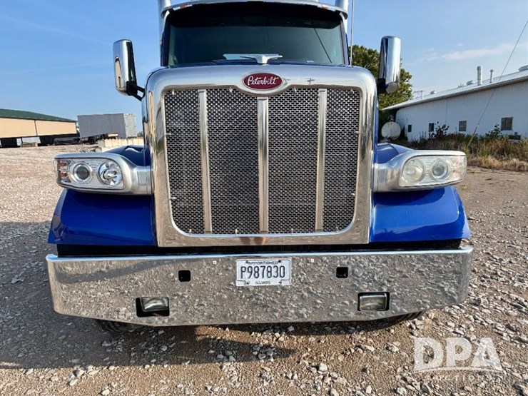2019-peterbilt-567-image-21