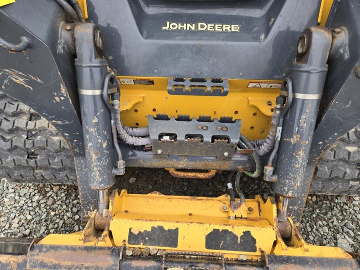 2022-deere-333g-image-13