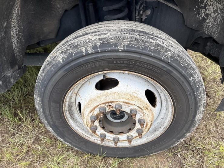 2020-ford-f550-image-54