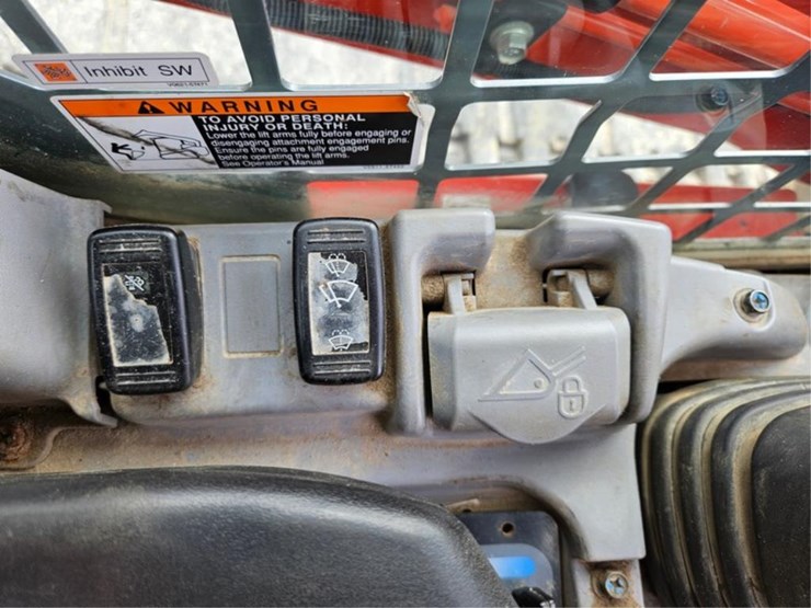 kubota-svl95-2s-image-31