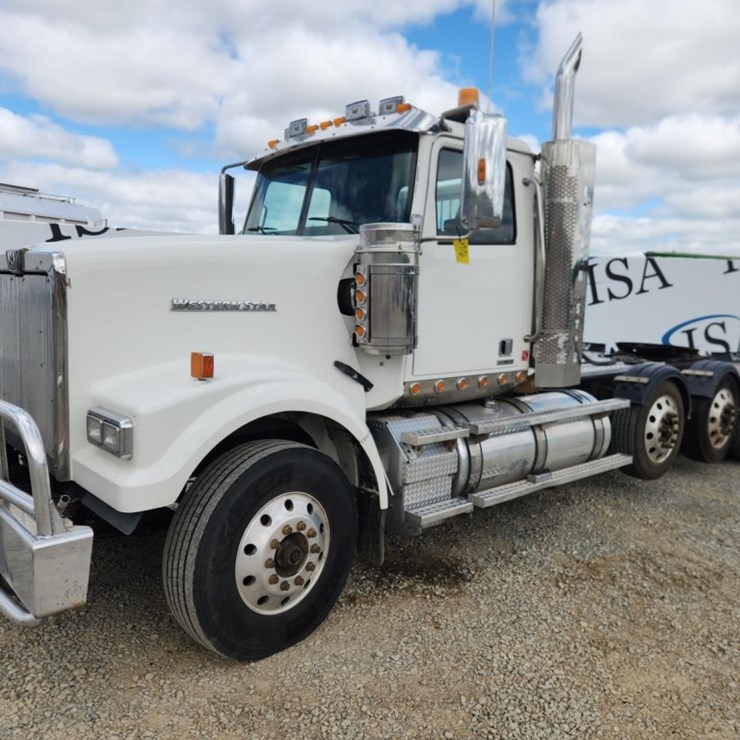 2019 WESTERN STAR 4900SF