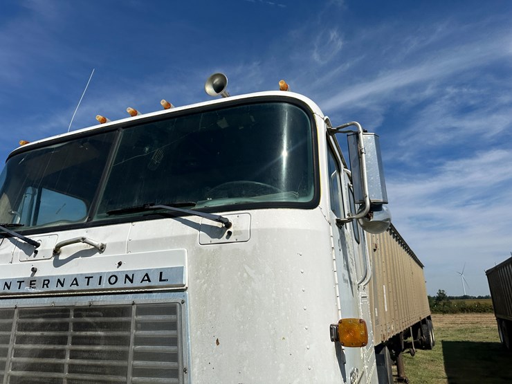 #32159-•-1984-international-co9670-sleeper-truck-tractor-vin:-1hsrdjwr0ehb13117-image-29