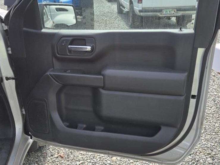 2020-chevrolet-silverado-1500-image-31