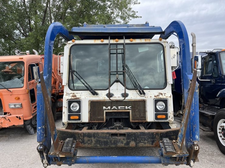 #1631-•-2005-mack-garbage-truck-image-10