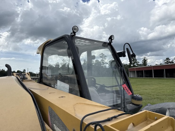 caterpillar-th407c-image-24